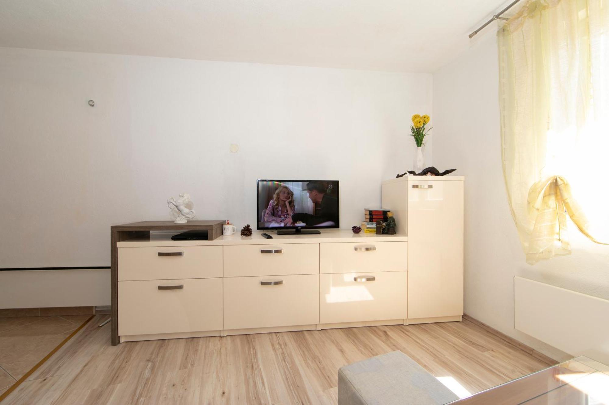 Apartmani Darinka Baška Voda Exteriér fotografie
