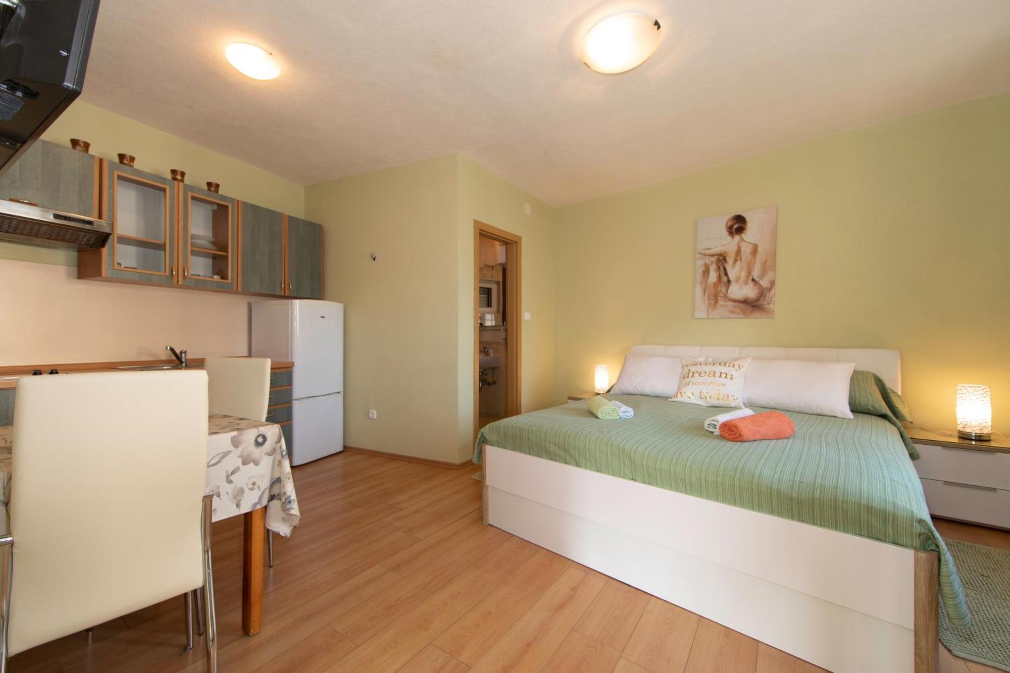 Apartmani Darinka Baška Voda Exteriér fotografie