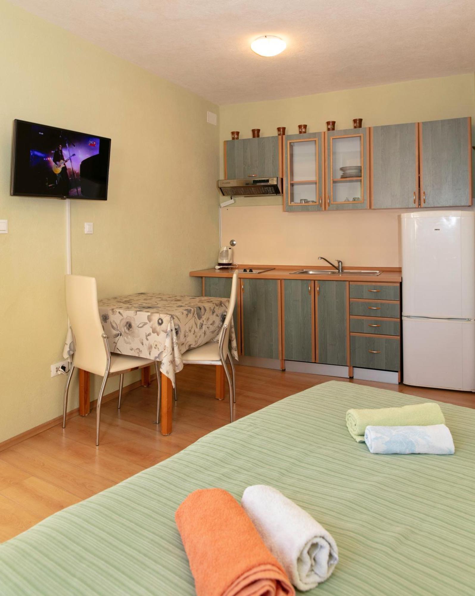 Apartmani Darinka Baška Voda Exteriér fotografie