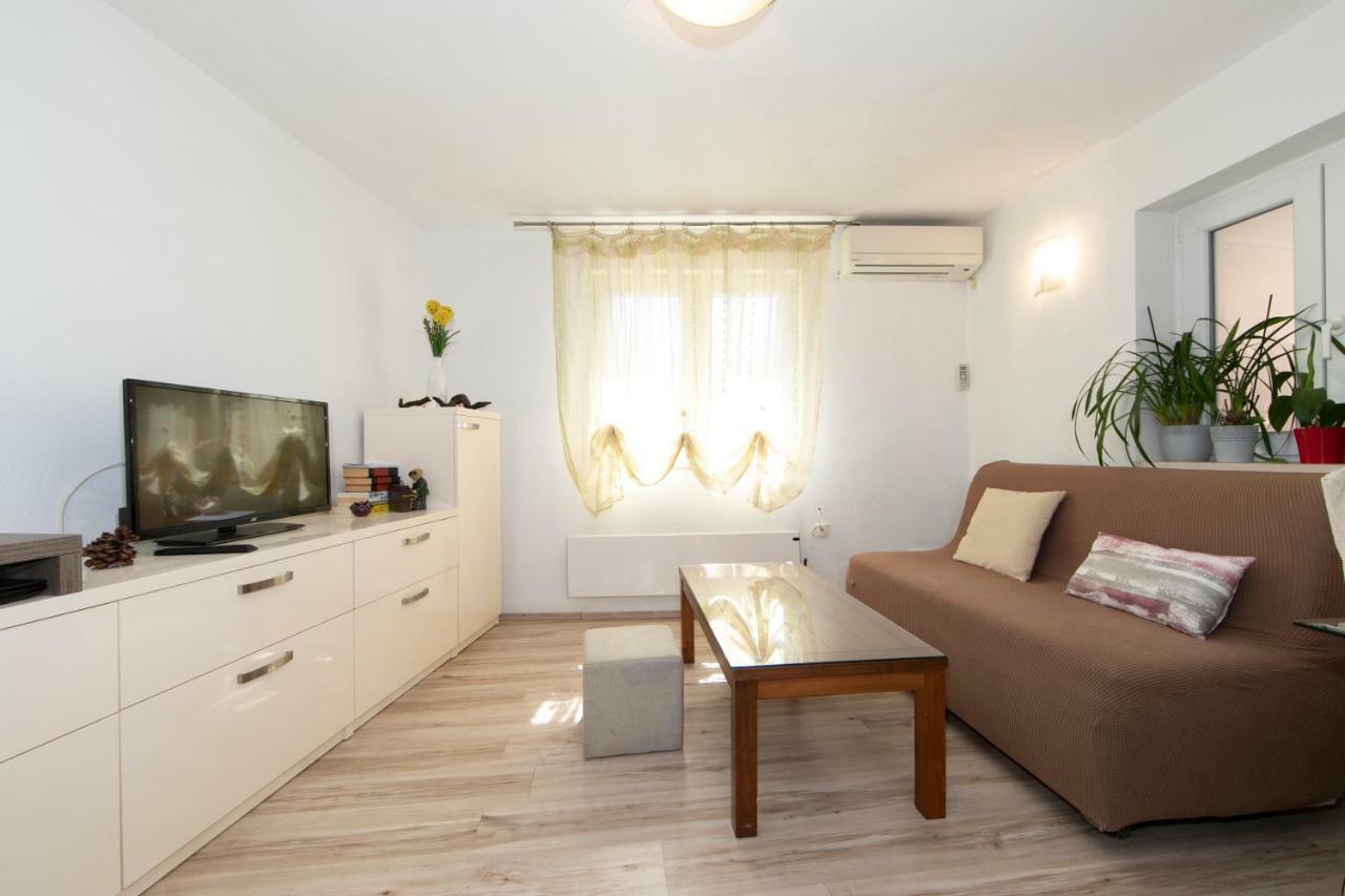 Apartmani Darinka Baška Voda Exteriér fotografie
