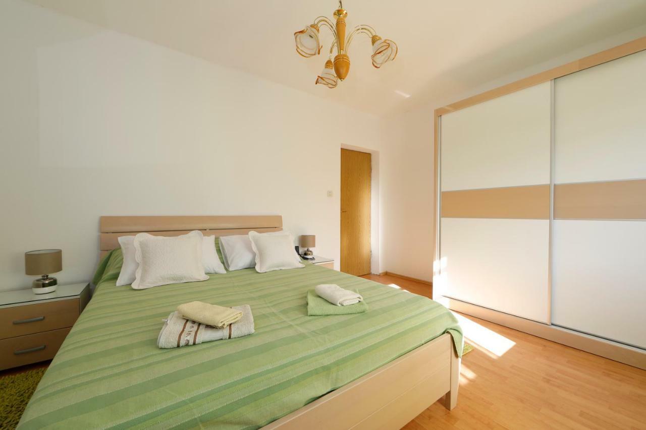 Apartmani Darinka Baška Voda Exteriér fotografie