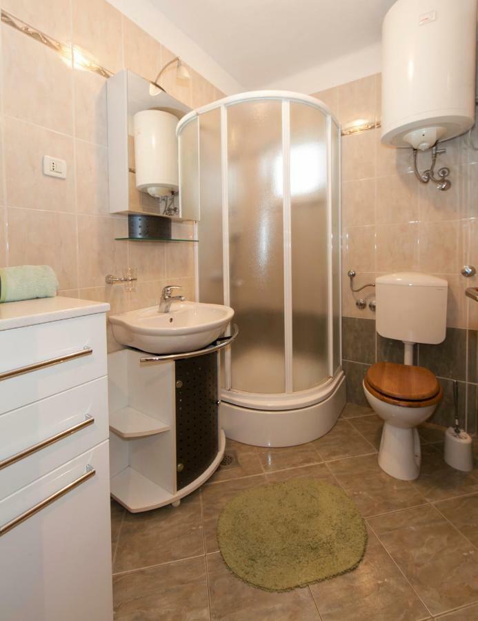 Apartmani Darinka Baška Voda Exteriér fotografie