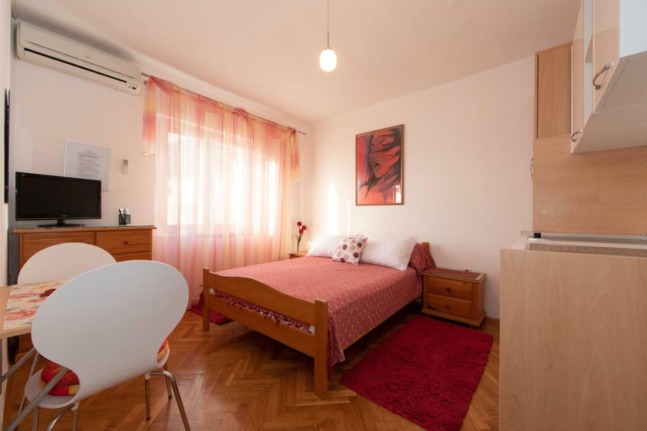 Apartmani Darinka Baška Voda Exteriér fotografie