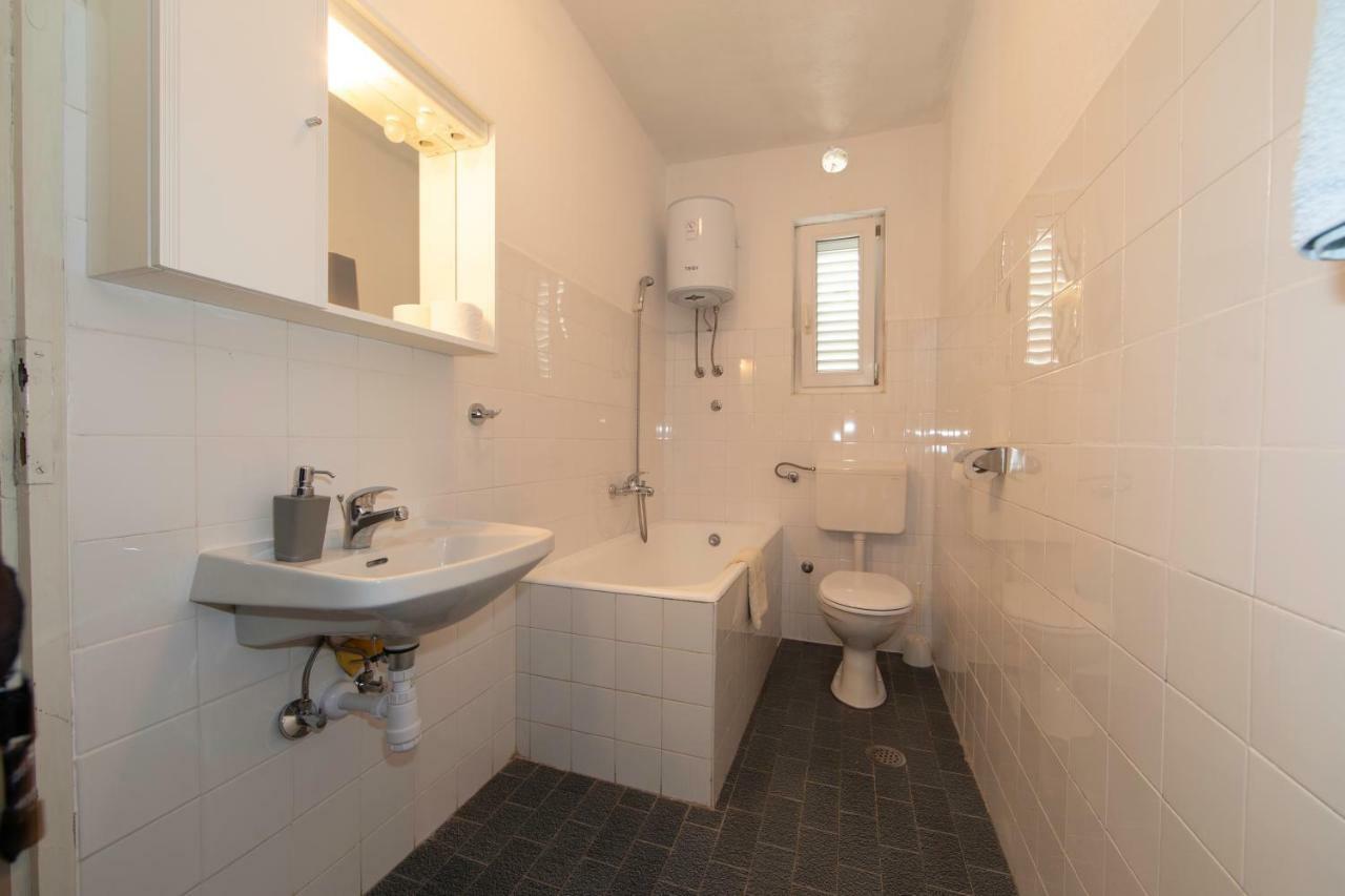 Apartmani Darinka Baška Voda Exteriér fotografie