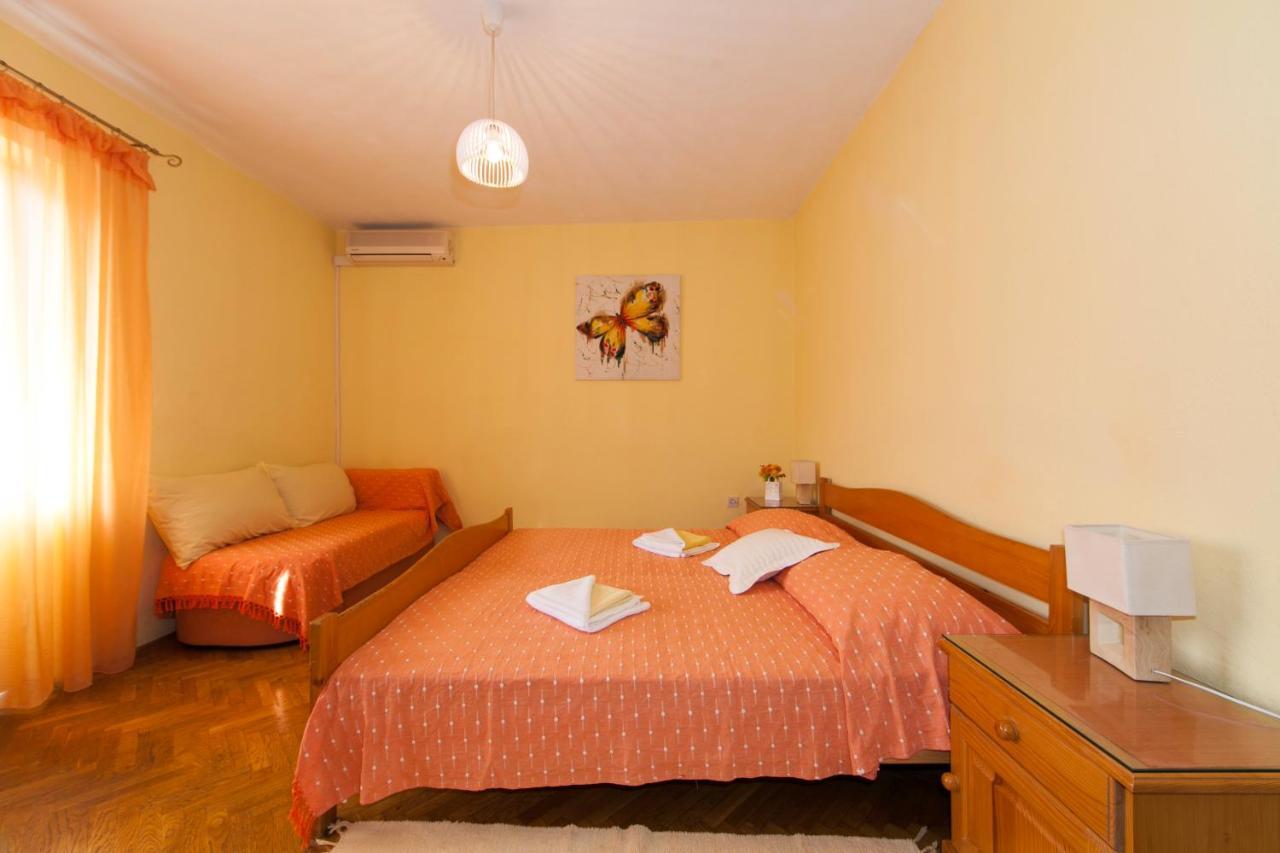 Apartmani Darinka Baška Voda Exteriér fotografie